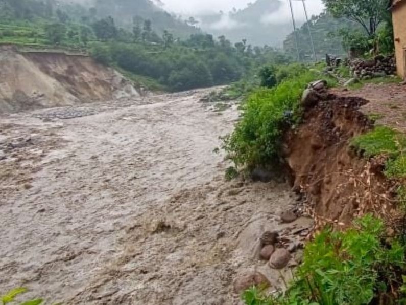 कर्णालीको बाढीपहिरोमा १० हजार घरबारविहीन